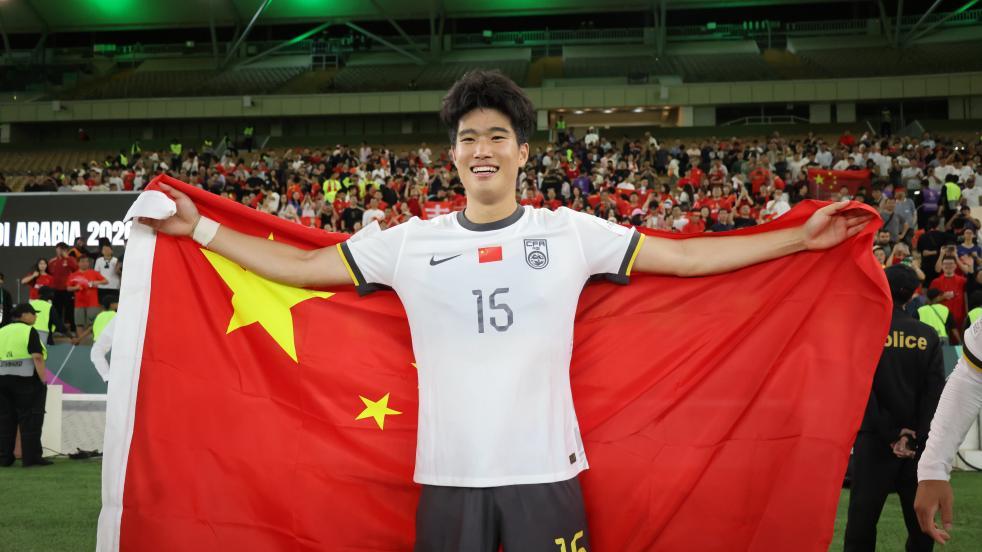 彭啸未来引关注：合同只剩两月，10岁时“只为国安效力”言论被翻出