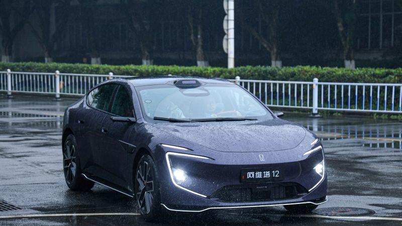新款阿维塔12实车首次曝光，华为靳玉志评价脱胎换骨
