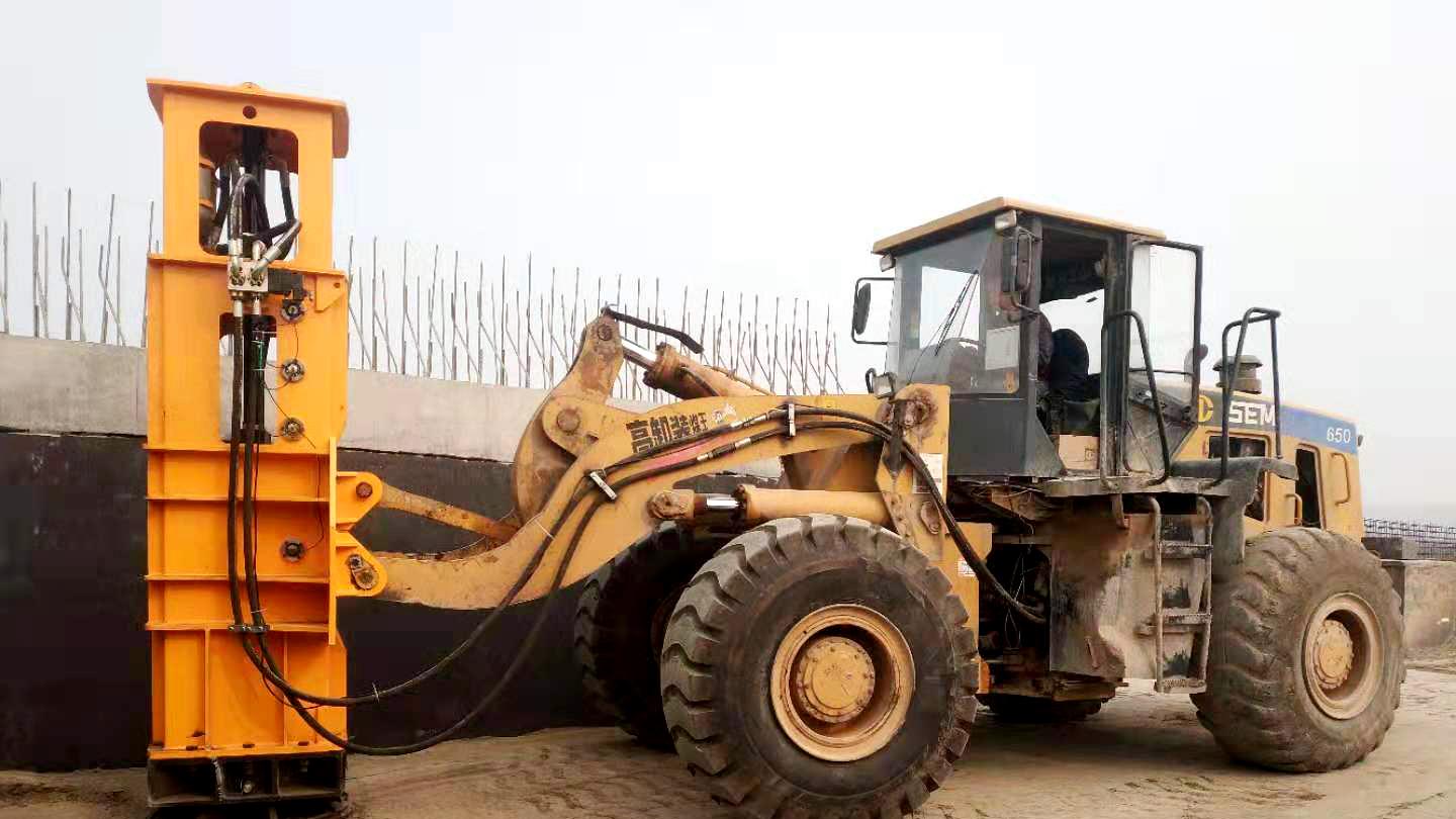 铲车带的打夯机与冲击压路机如何配套施工？