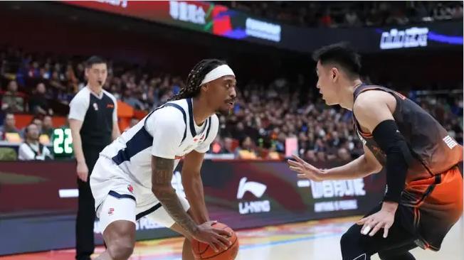 替补奇兵破局！刘毅许梦君闪耀，邱彪该放下执念盘活山东阵容