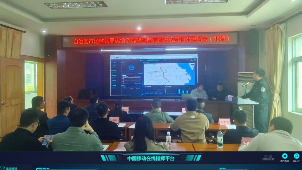 这顶帽子既安全又聪明