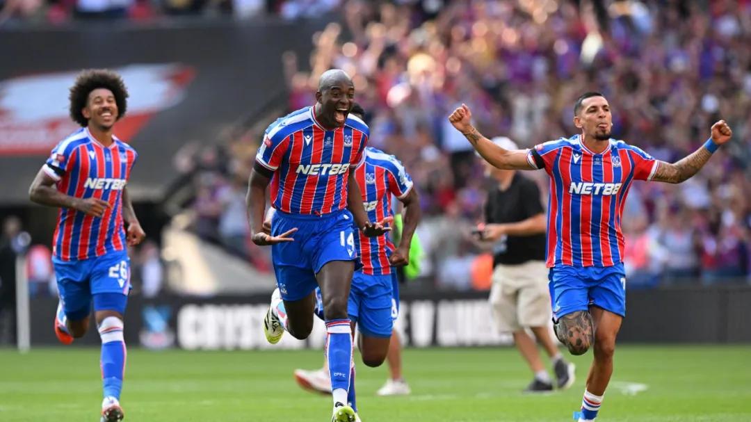 双重打击！水晶宫双冠功勋纷纷离队，马特塔提交转会申请