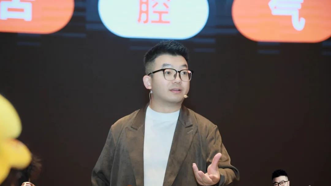 带不动团队、做不高业绩？90%的老板，都输在不会“说话”