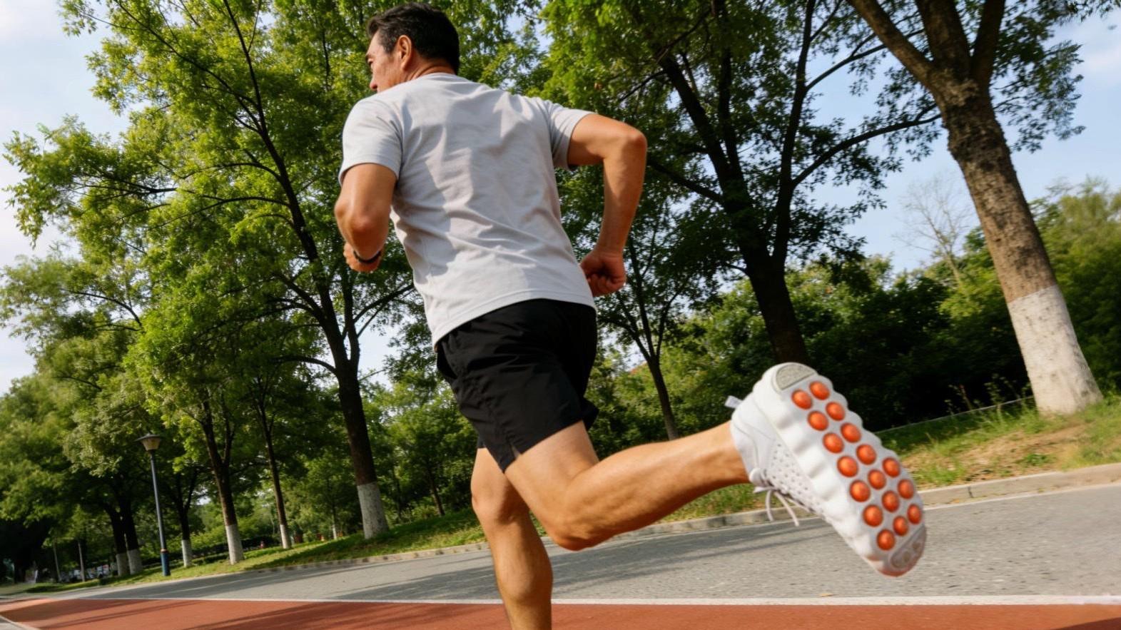 耐克新鞋，抢了足疗店生意