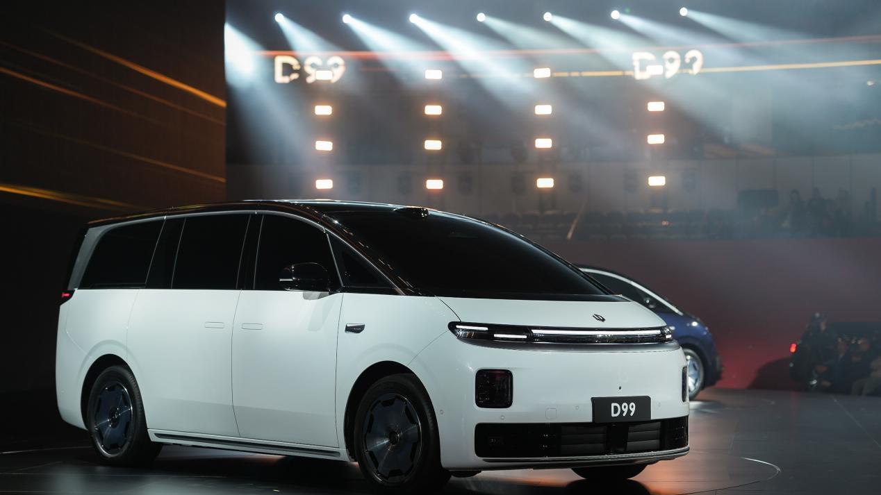 零跑D99将进军高端MPV市场