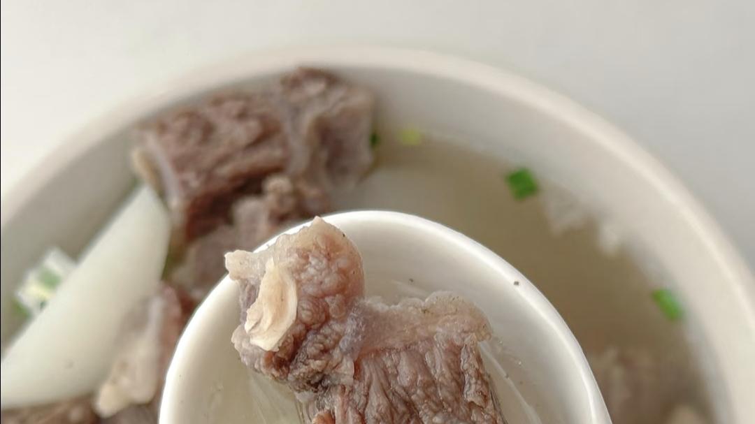 白萝卜炖牛肋条