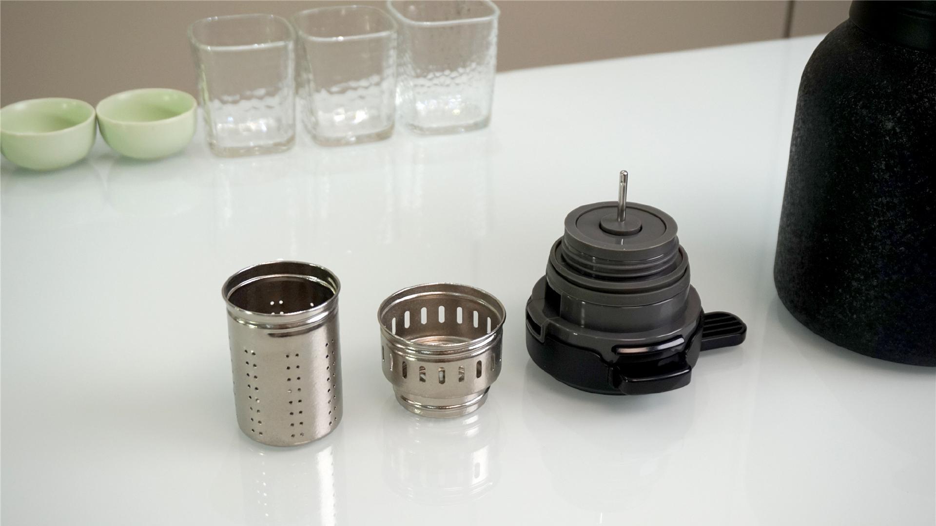 别再买不锈钢壶！测评宫菱纯钛保温壶，欧盟认证安全无毒+8层锁温