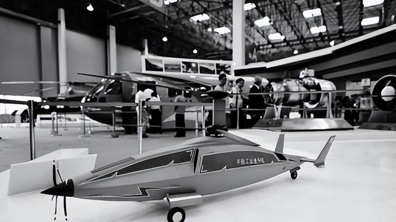 德专家：中国双共轴直升机试飞；应是800公斤级绝影-8高速直升机