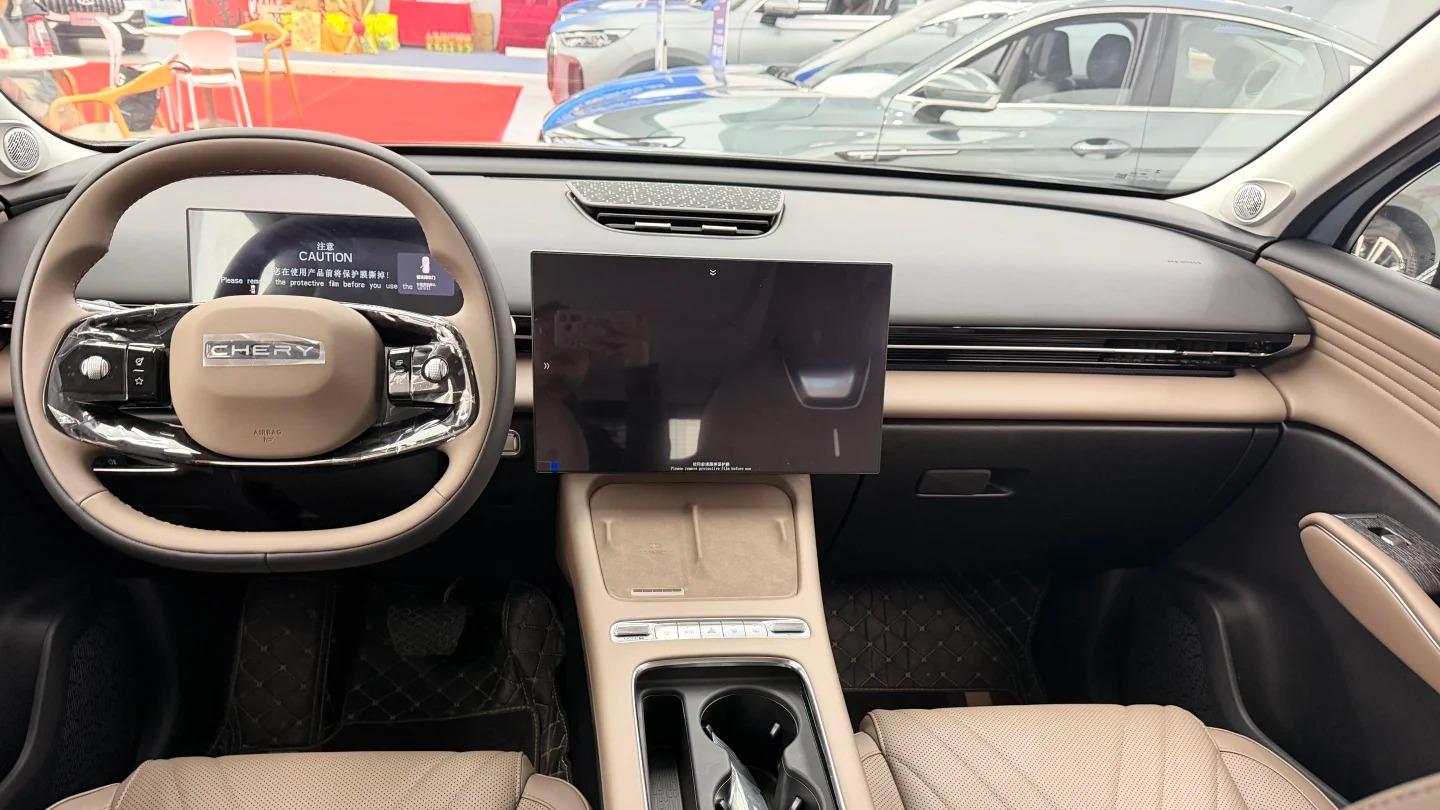 奇瑞瑞虎7L实车到店，外观非常激进