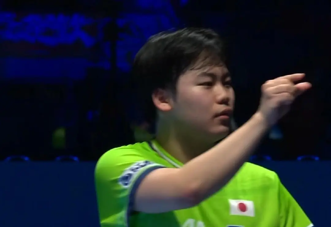 闪光灯加裁判搞心态，王楚钦胜松岛辉空的背后，真有场外因素加持？