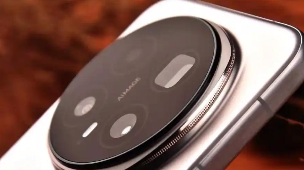 荣耀Magic8夜上新，Air轻薄小屏，Pro补贴直降千元？