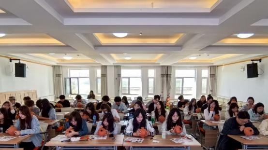 陶陇青筑青年团队以青春创意传播马家窑千年彩陶文脉
