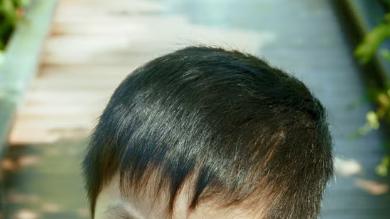 受挫失落之后，多给予正向鼓励，重建面对难题的自信心