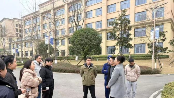 宜宾市人才和大学生工作局带队赴成都银杏酒店管理学院开展校园安全联合检查