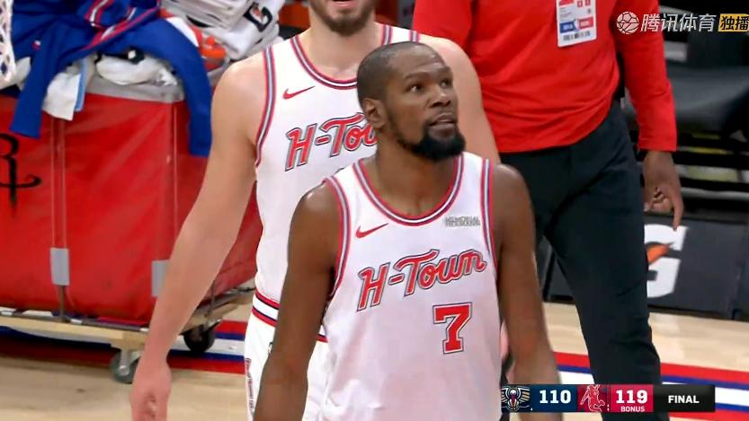 最后15秒，普尔主动犯规，杜兰特得分来到历史第六，赛后诺维斯基隔空送上祝贺