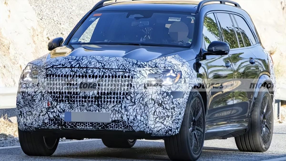 曾加价20万的GLS，被国产打到降价甩卖！如今换V8+发光格栅归来