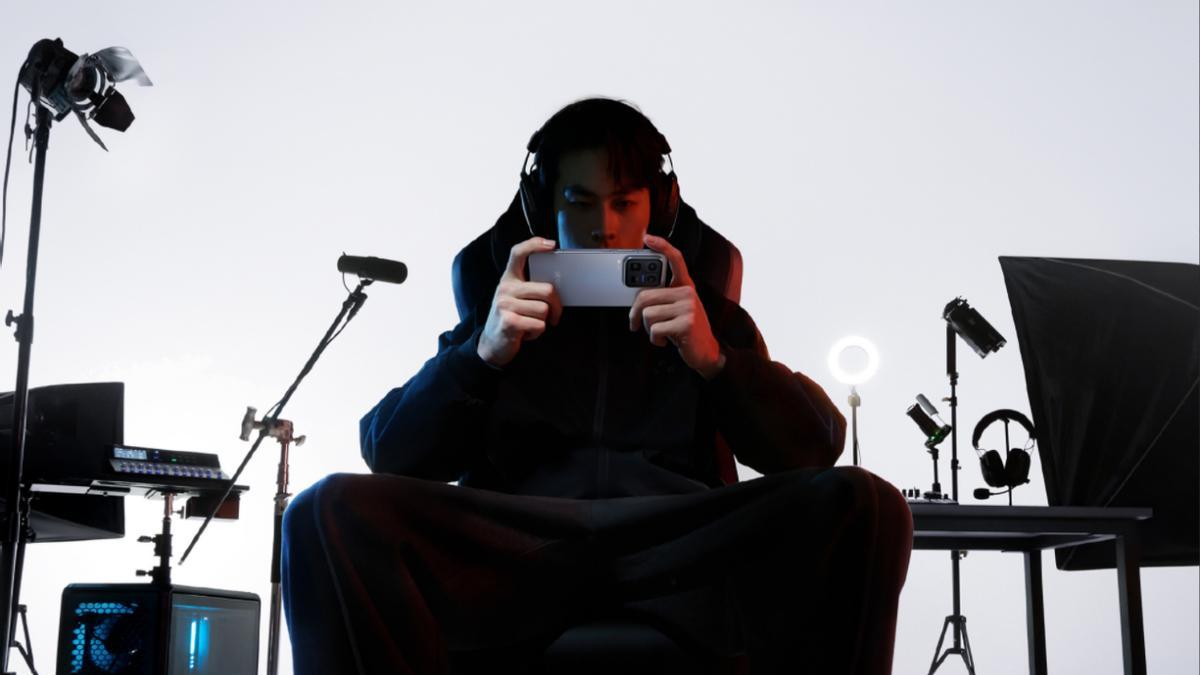 iQOO超大杯将发布！配五代骁龙8至尊版，电竞属性拉满！或5299起