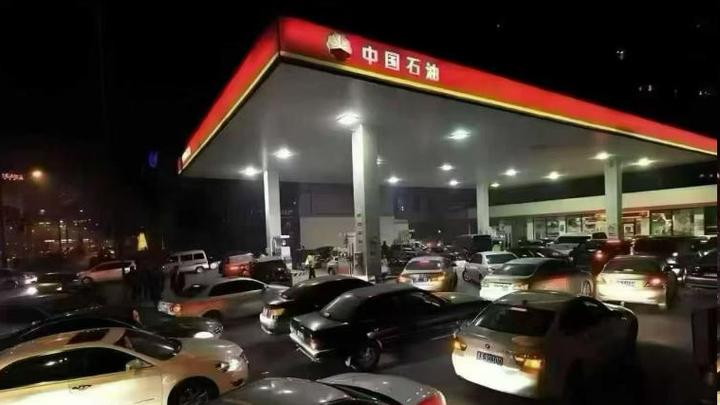 油价大涨，想省钱就买比亚迪插混