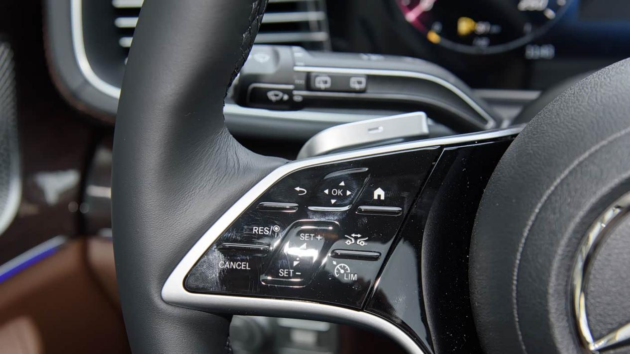 2025年中国进口豪华车销量冠军：卖出18.41万辆，奔驰反超宝马