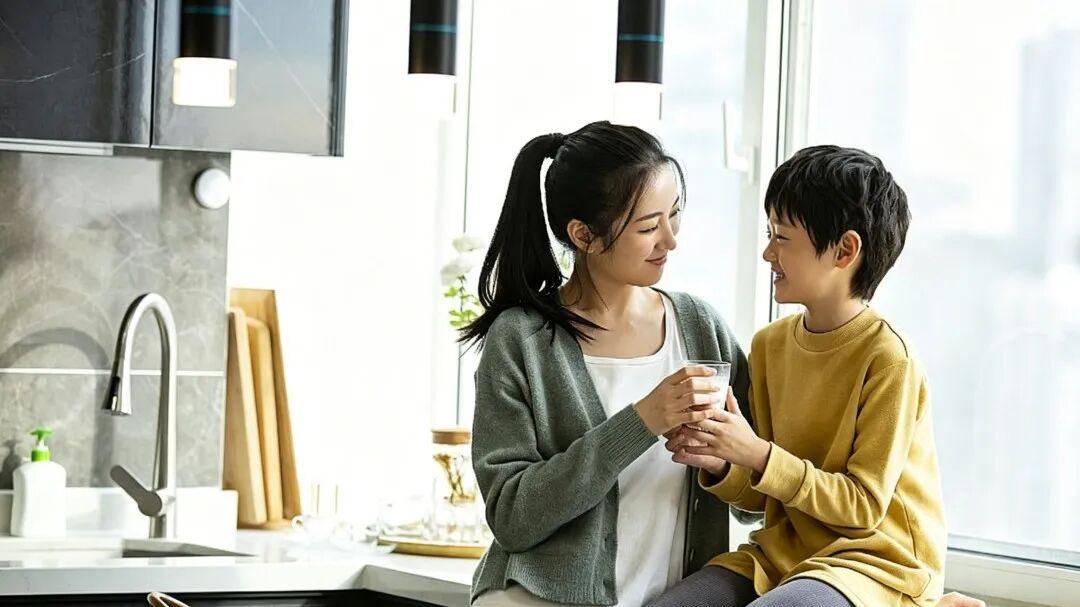 单向付出的父母，只会养出冷漠的孩子