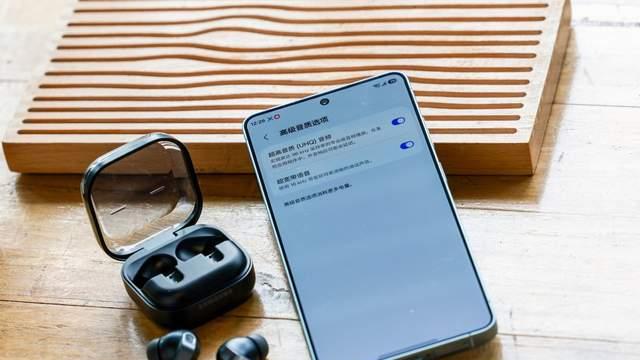 春日有哪些推荐的时尚单品？三星Galaxy Buds4系列值得一试