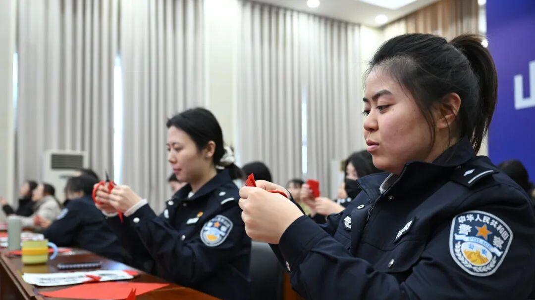 非遗进警营•剪纸映警心——运城公安举办巾帼剪纸艺术传承活动