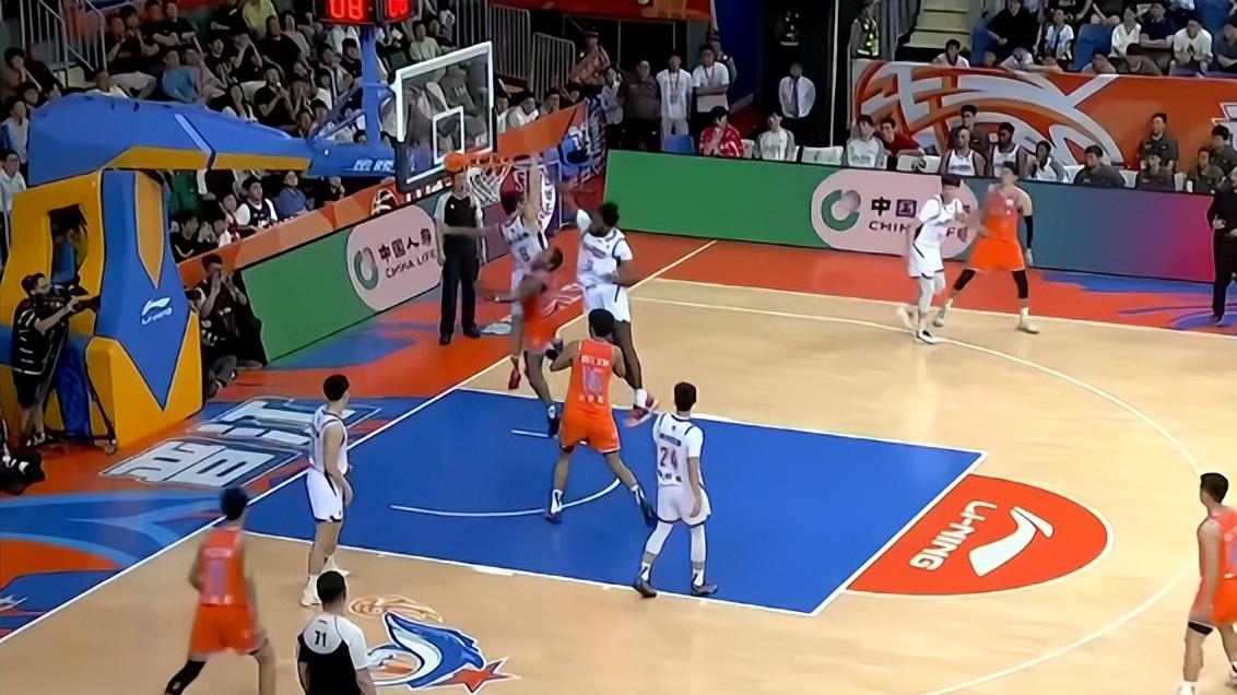 随着深圳13连胜，辽宁80-75山东，CBA最新排名出炉！山东下滑第8