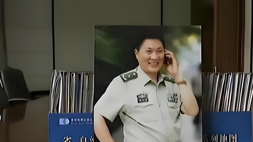 入戏太深！ 假冒军人15年敛财300多万，被捕时呵斥民警：我是少将