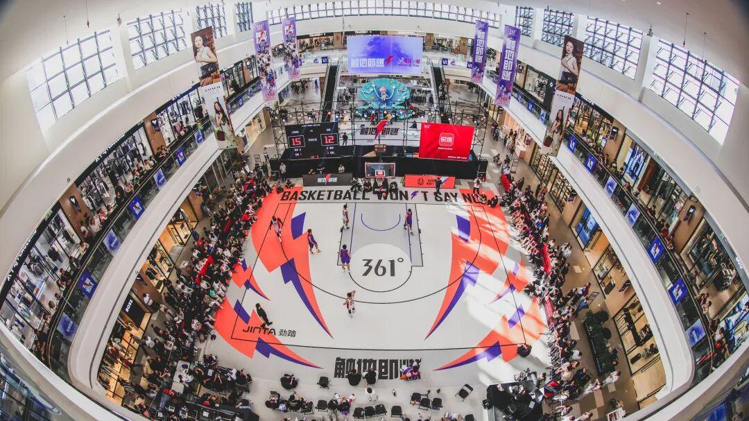 2026赛季触地即燃：一场草根热血，两种商业引擎