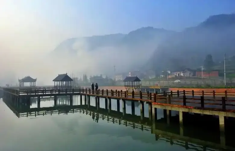 这不是普通的挂牌子，是咱们万盛人自己的"聚宝盆"落地啦！