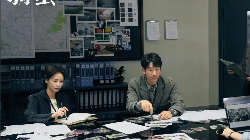 《剥茧》在黑暗中追寻真相的微光开拓者栏目