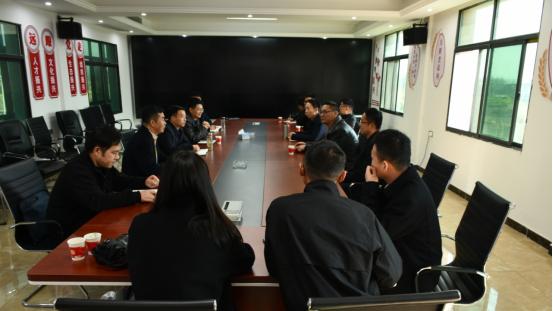 信阳市农科院副院长扶定带领水稻团队赴黄冈市农科院交流合作