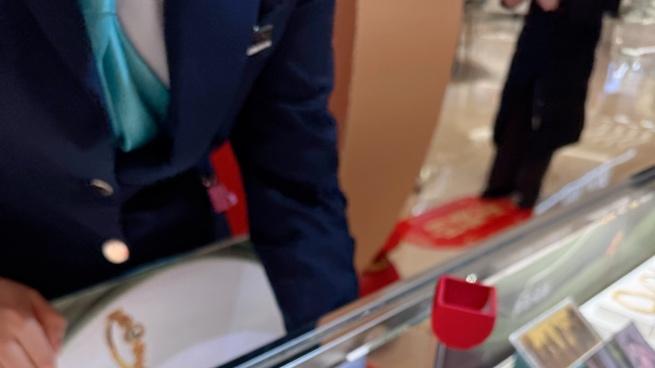 新春消费市场观察：传统年俗融入商业空间 体验式经济激活节日消费