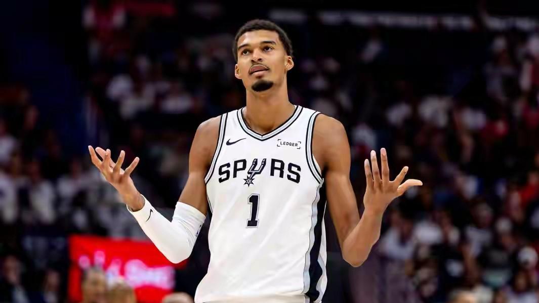 马刺126-110篮网，尚帕尼砍26+2+3，卡斯尔砍18+5+2