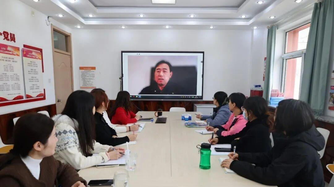 大兴二小开展英语学科单元教学设计与语篇教学策略专题讲座