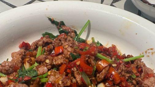 长沙小炒黄牛肉，猛火快炒的湘菜下饭王