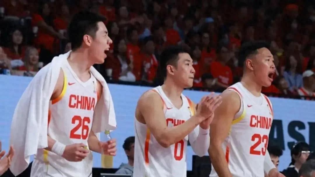 苏群谈男篮打得太客气，这不仅是一场篮球比赛！