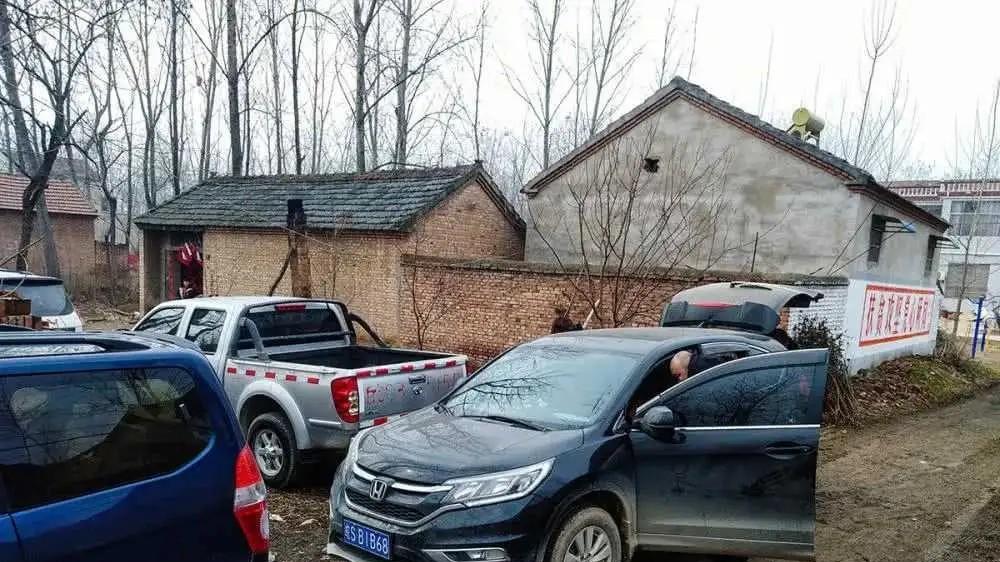 这你能受得了！别人买奔驰C，我得上宝马5