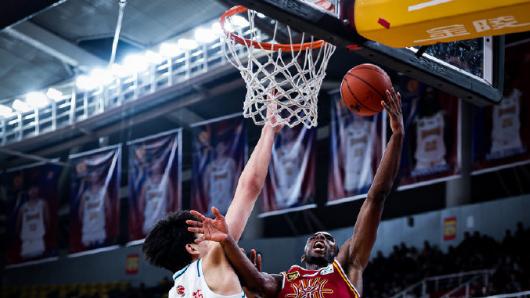 古德温控诉杜锋教唆球员使坏 山西外援拱火：他们用犯规找乐子