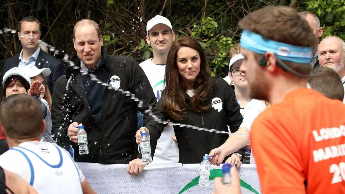 碧翠丝公主组队跑成马拉松世界纪录，凯特王妃想跑却被安保拦住