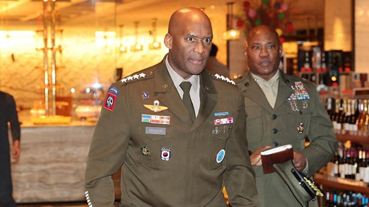 中美军机黄海对峙，美司令向韩国道歉？美韩同盟同床异梦