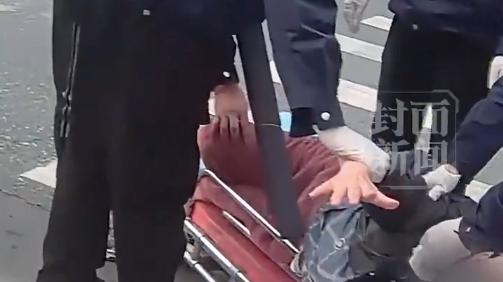 癌症母亲碰瓷筹钱被儿子怒吼，网友反捐2万：骨气才是真遗产！