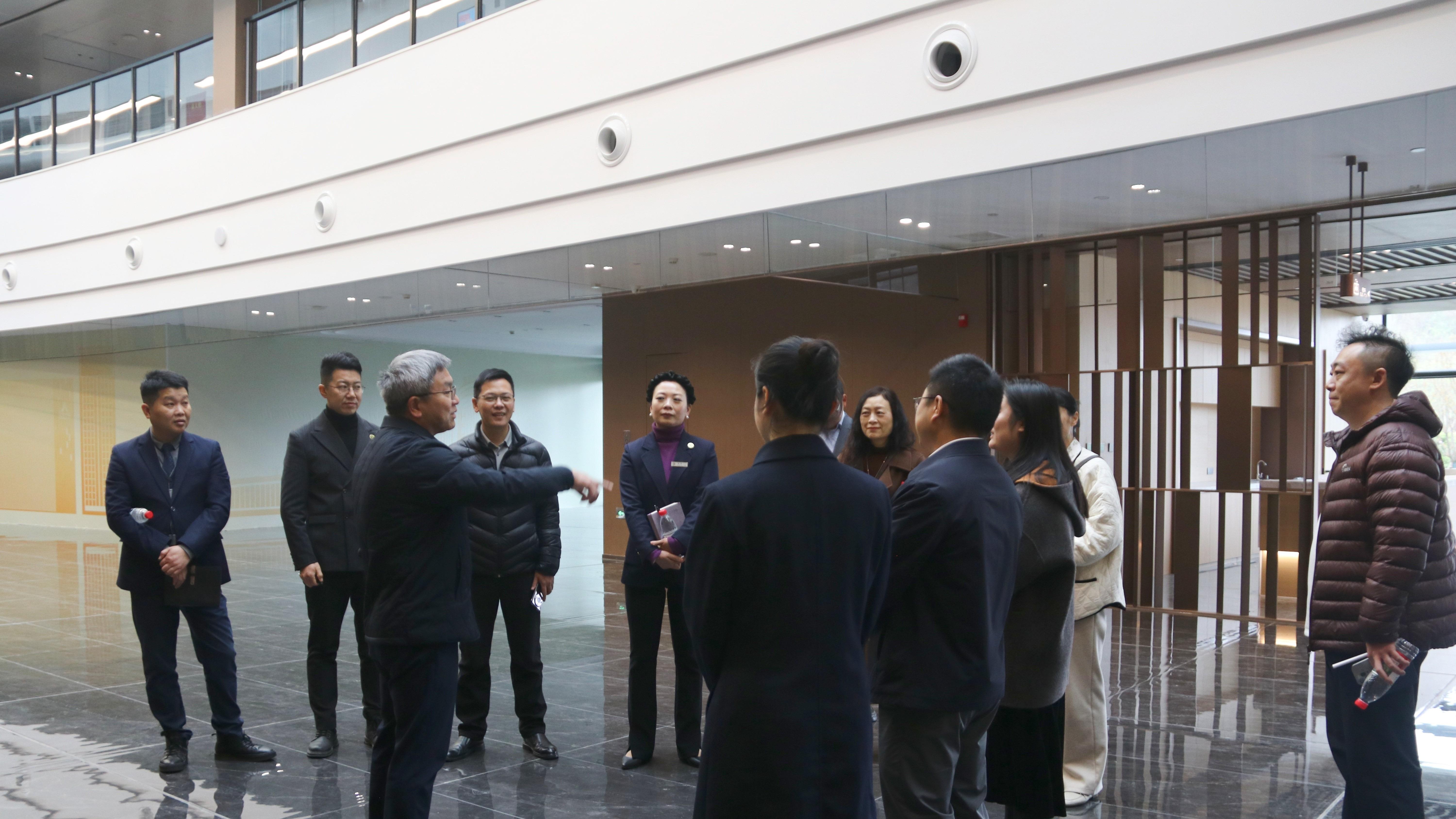 校地合作展新颜！成都银杏酒店管理学院领导调研宜宾大学城B区共享中心