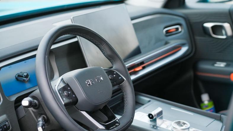 真能“城里稳、野里行”？BJ30旅行家有点意思