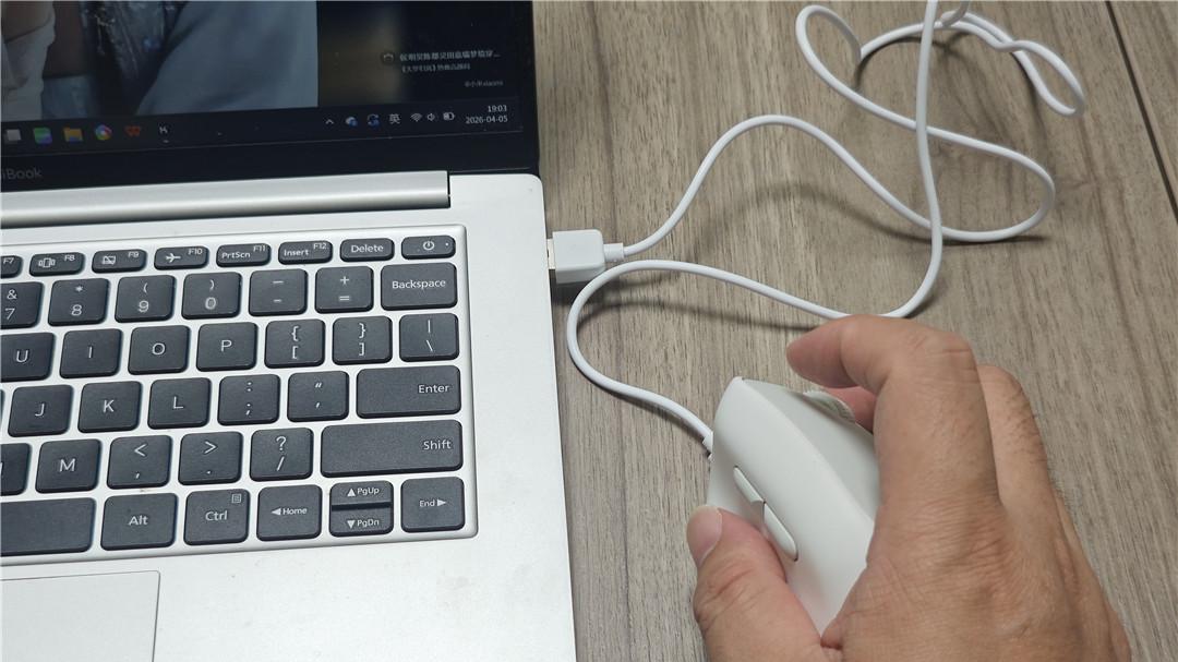 用过才懂什么叫护腕！西圣 M1 垂直鼠标真实使用体验