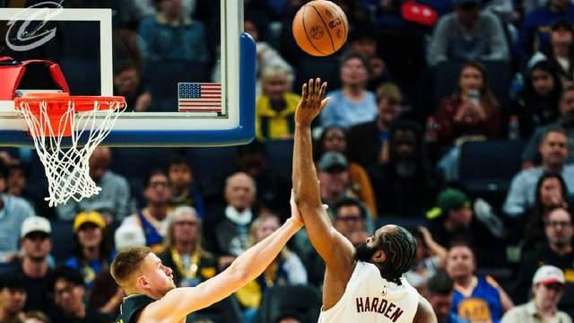 险胜！米切尔25+6，哈登19+5，斯特鲁斯又超神，骑士首发没悬念了