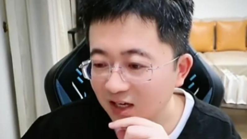 旭旭宝宝助理回应“百姓的钱三七分账？”，一条小团团调侃主播有充值折扣