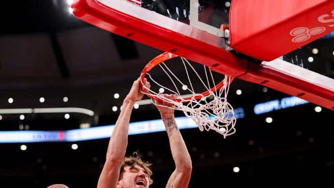 公牛绝杀绿军，豪取4连胜！罗斯球衣退役，布朗空砍33分8板5助