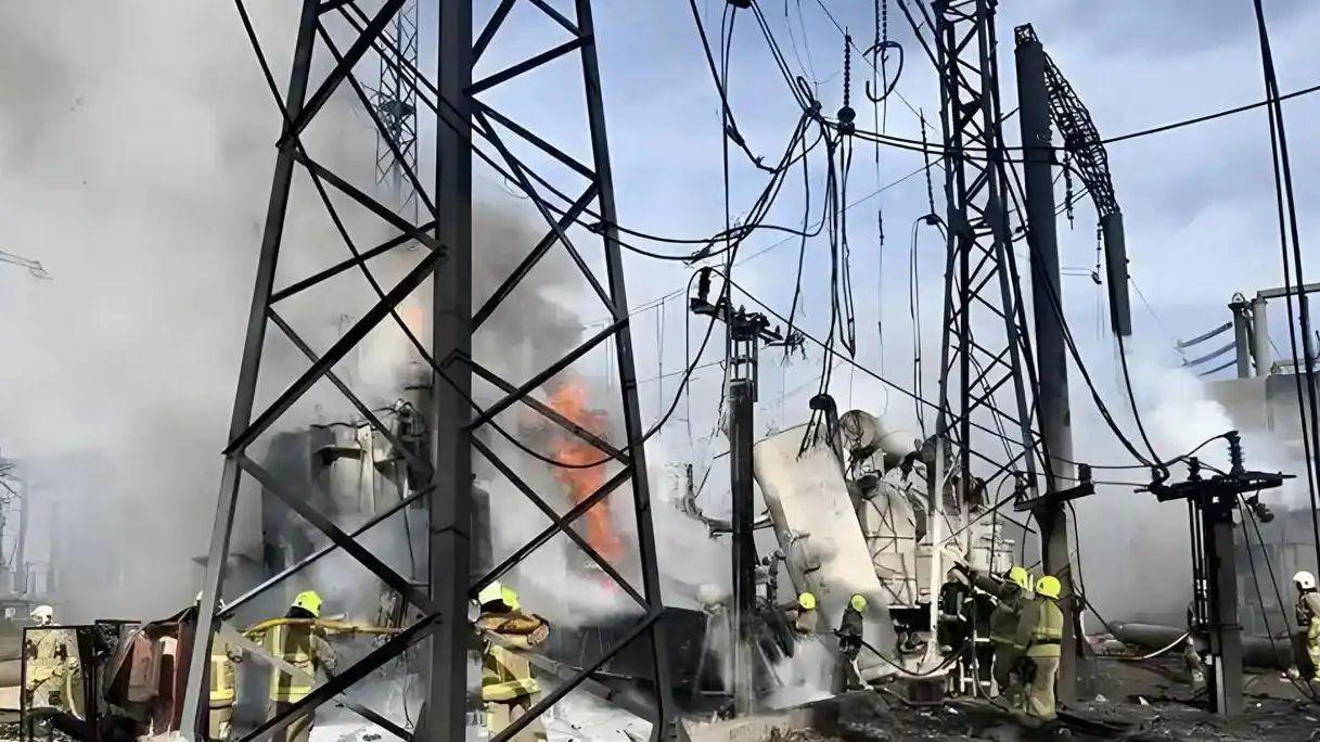 零下14度的生存考验：俄罗斯对乌能源心脏发动毁灭性的空袭