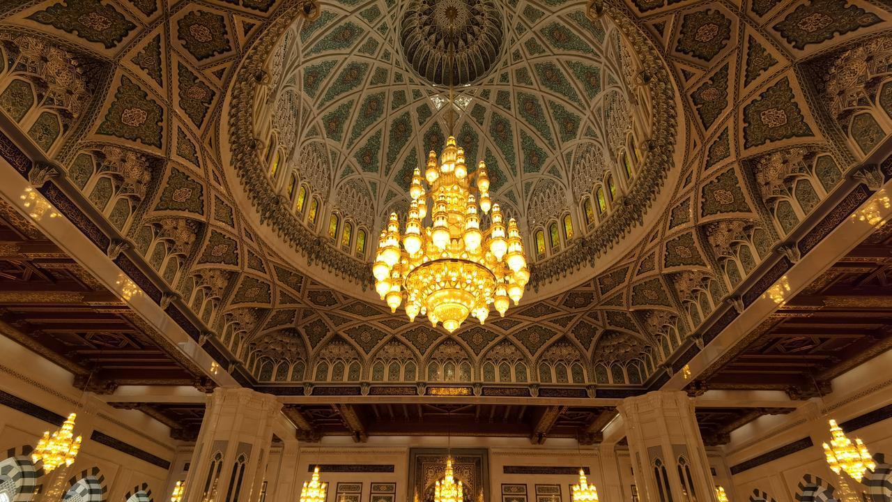 不是迪拜，不是沙特！免签童话国，藏着海湾皇宫